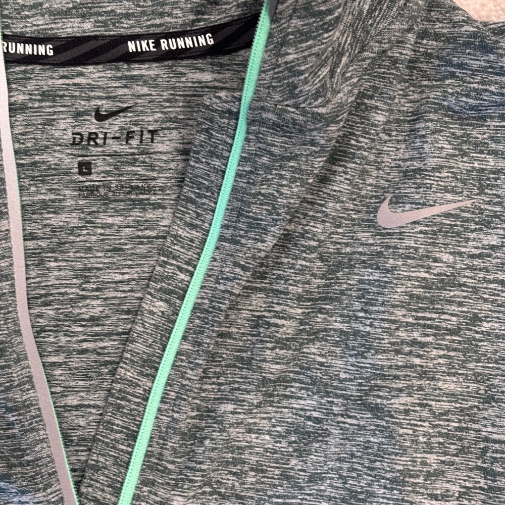 Nike Fitted Long Sleeve - Picture 2 of 2